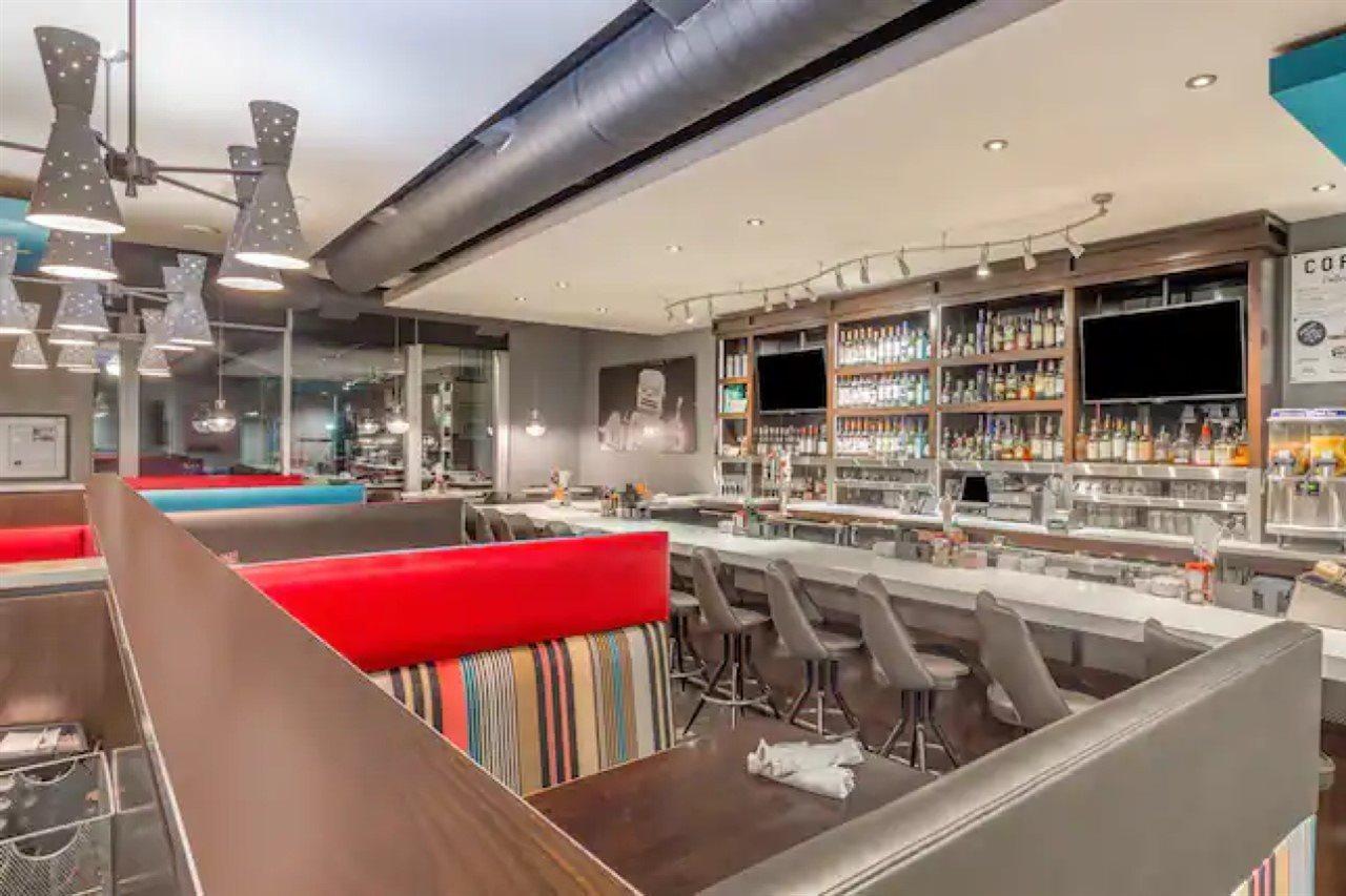 Hampton Inn & Suites Madison Downtown Екстер'єр фото