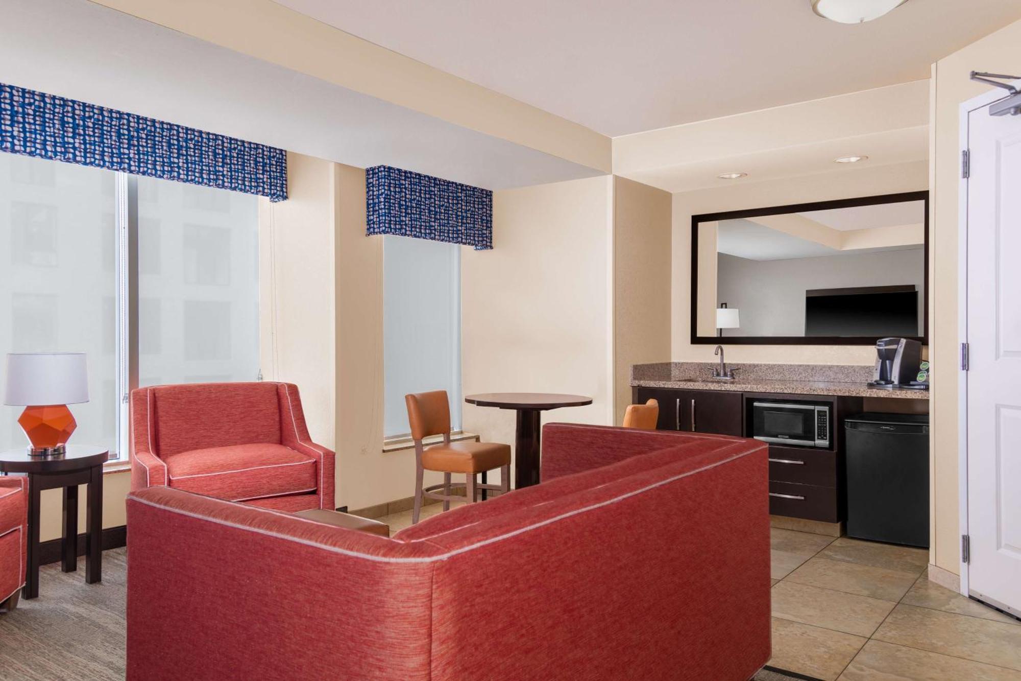 Hampton Inn & Suites Madison Downtown Екстер'єр фото