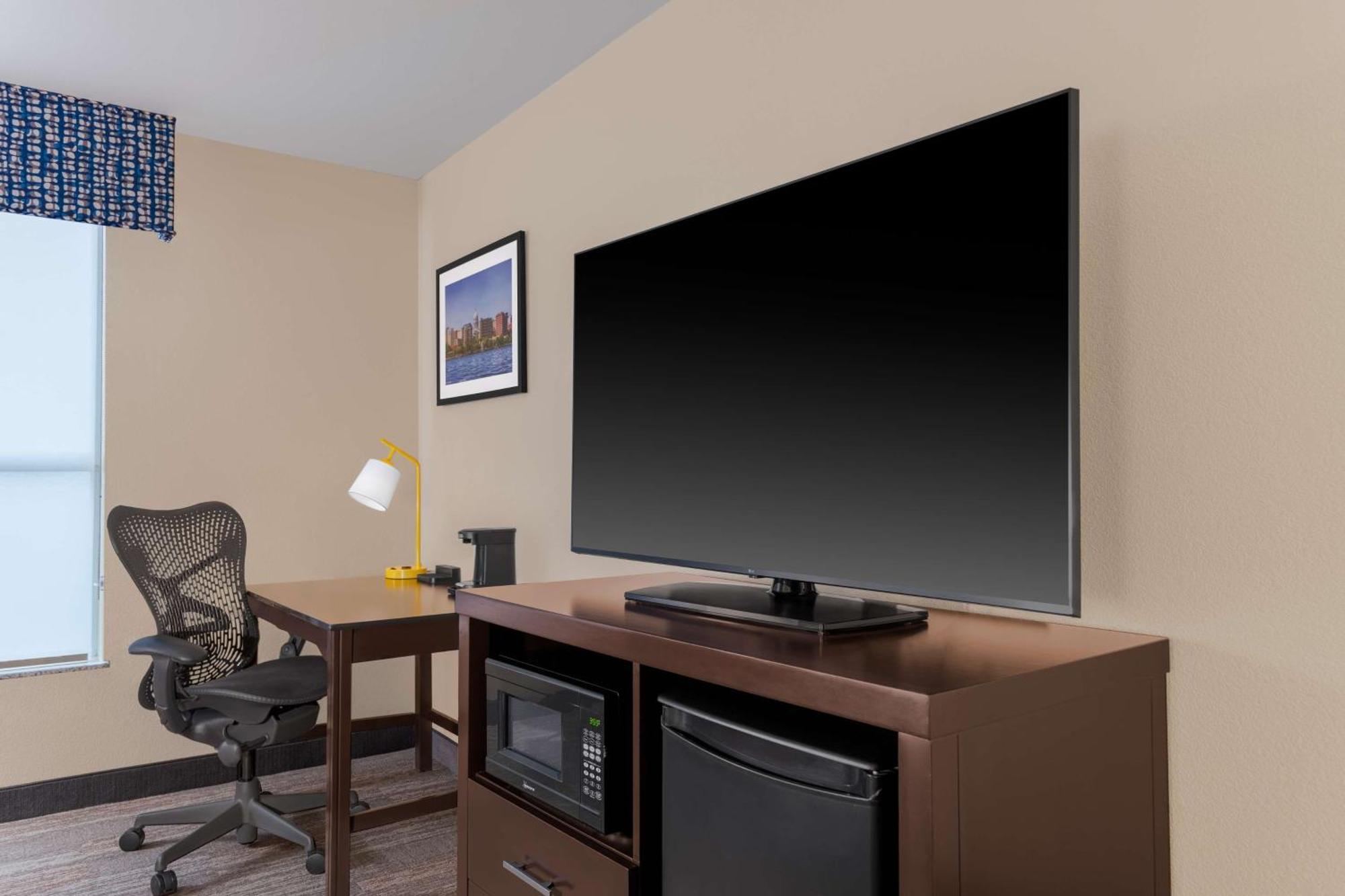 Hampton Inn & Suites Madison Downtown Екстер'єр фото