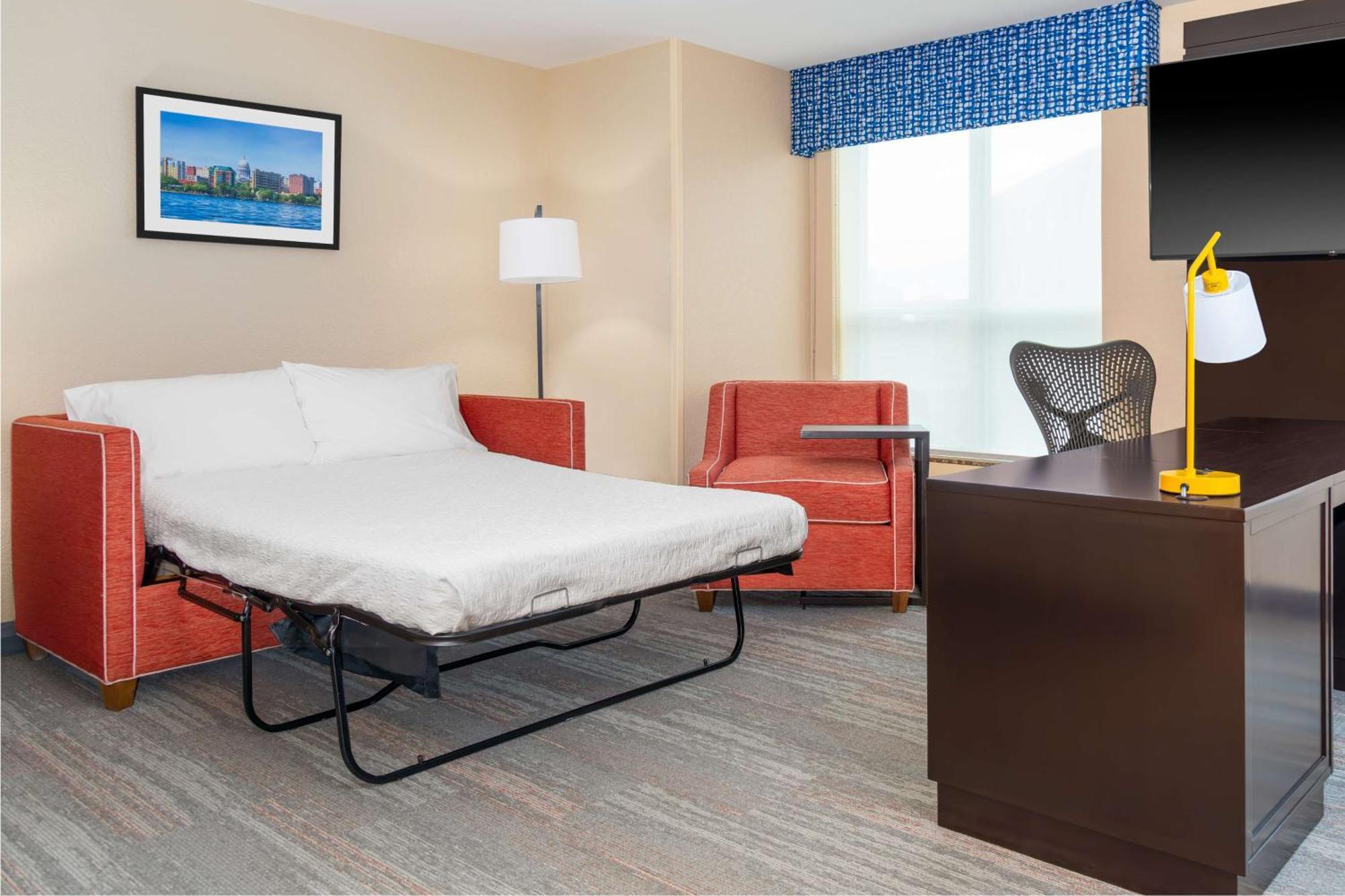 Hampton Inn & Suites Madison Downtown Екстер'єр фото