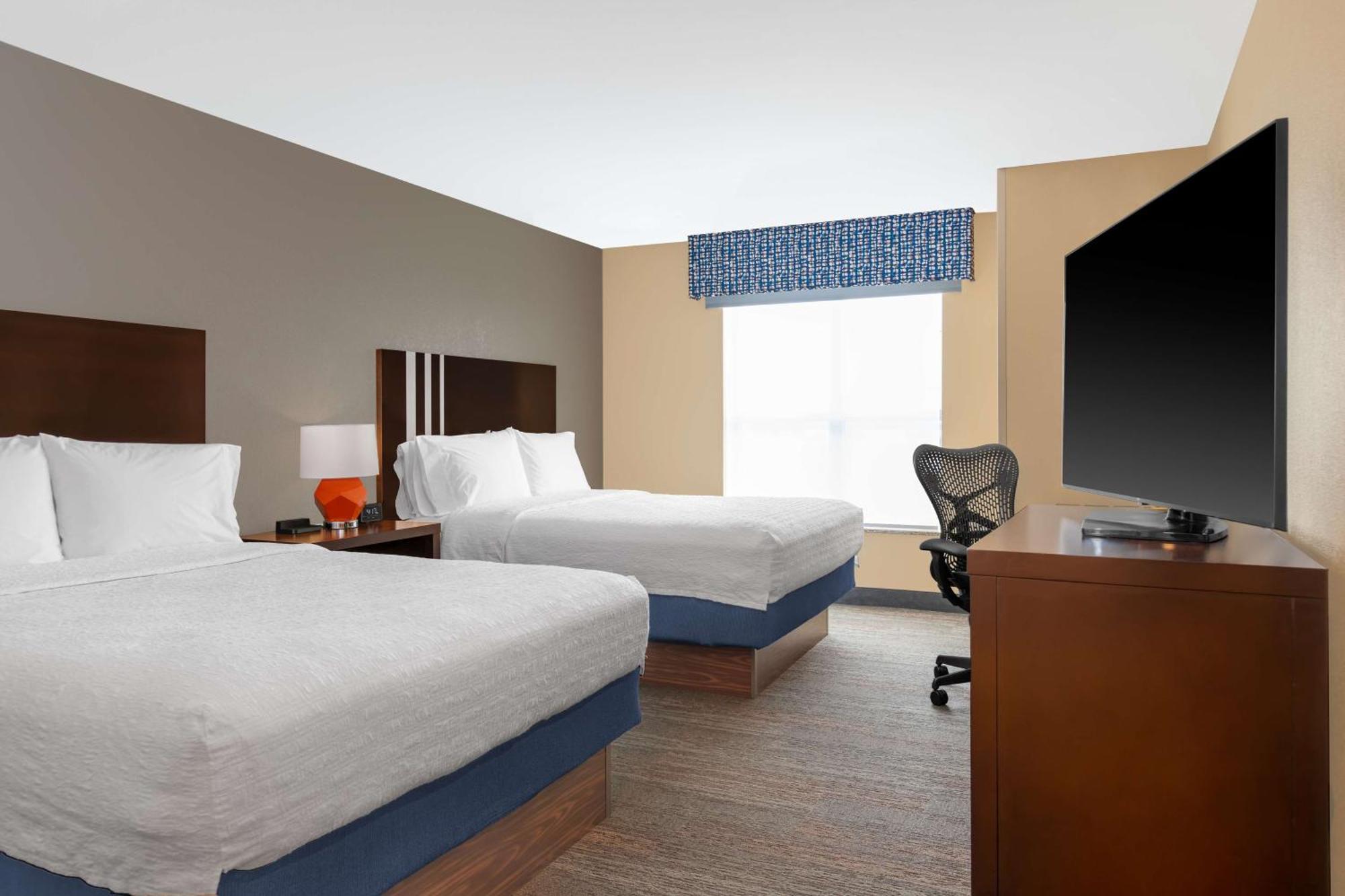 Hampton Inn & Suites Madison Downtown Екстер'єр фото