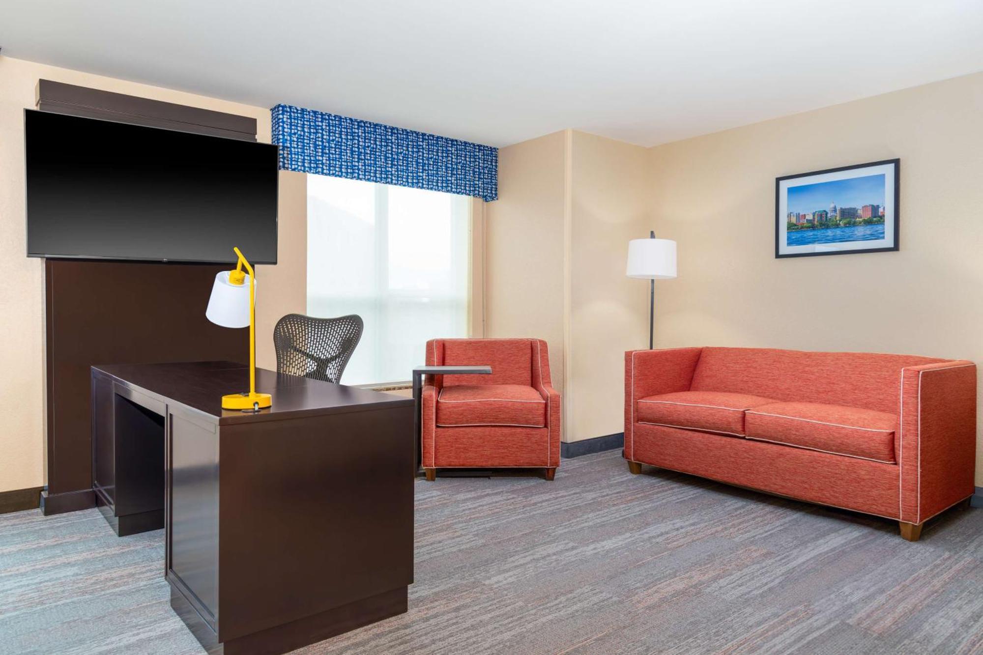 Hampton Inn & Suites Madison Downtown Екстер'єр фото