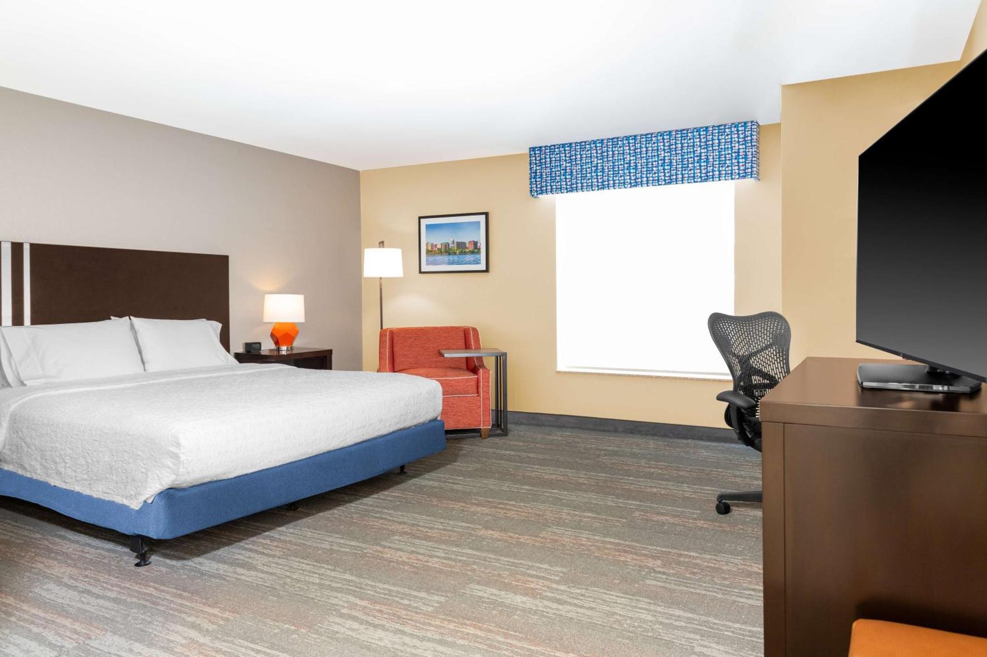 Hampton Inn & Suites Madison Downtown Екстер'єр фото