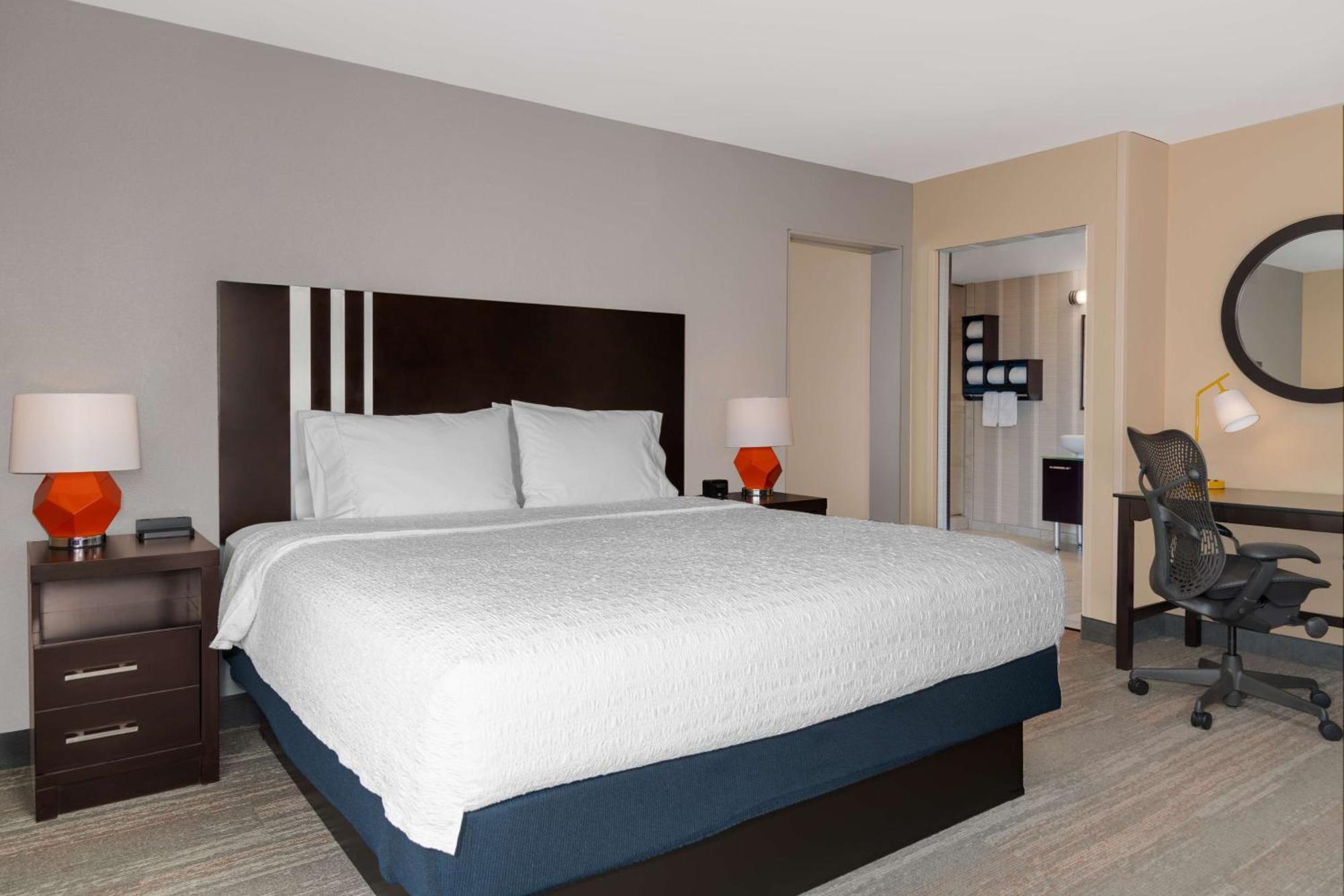Hampton Inn & Suites Madison Downtown Екстер'єр фото