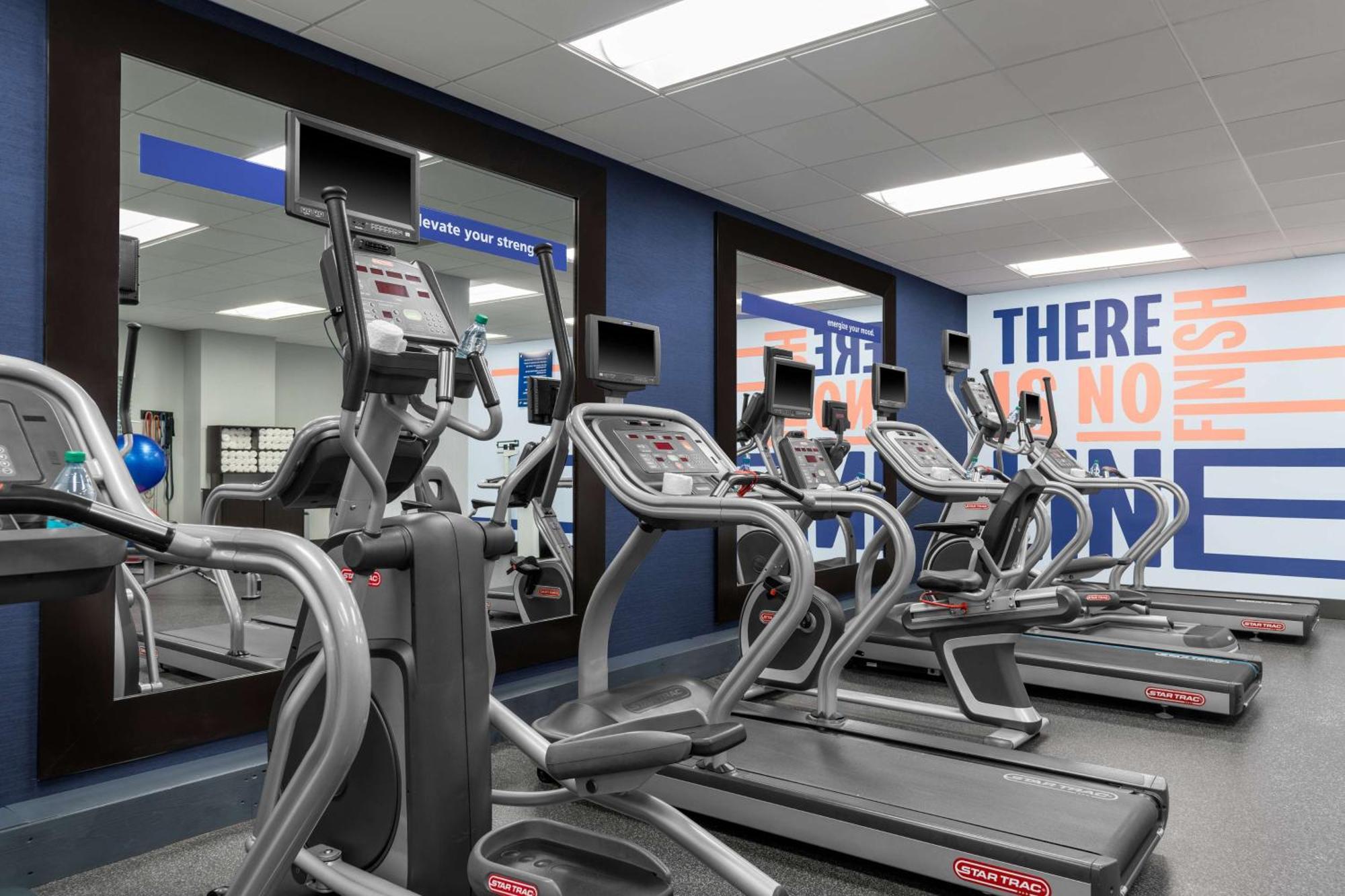 Hampton Inn & Suites Madison Downtown Екстер'єр фото