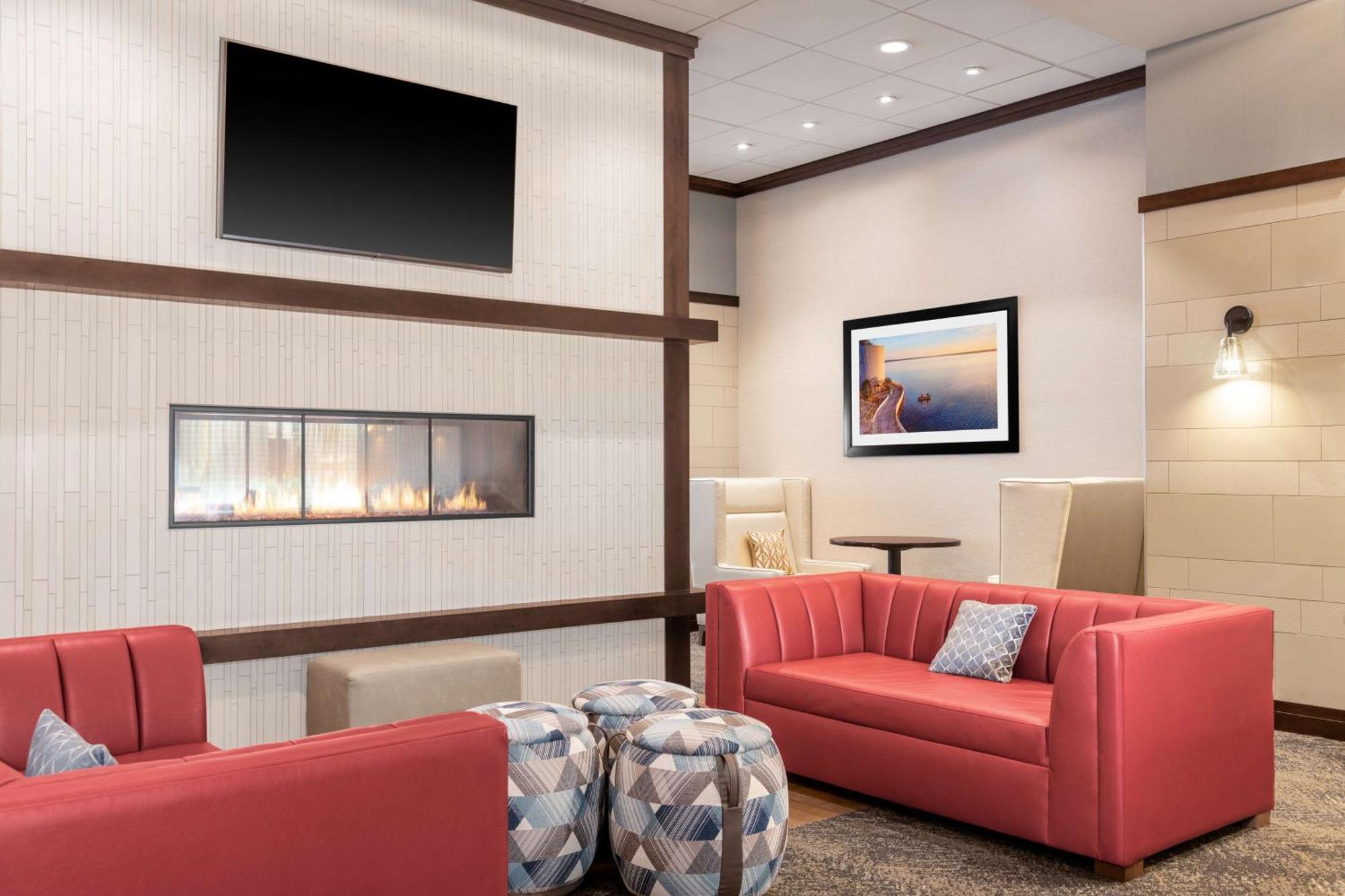 Hampton Inn & Suites Madison Downtown Екстер'єр фото