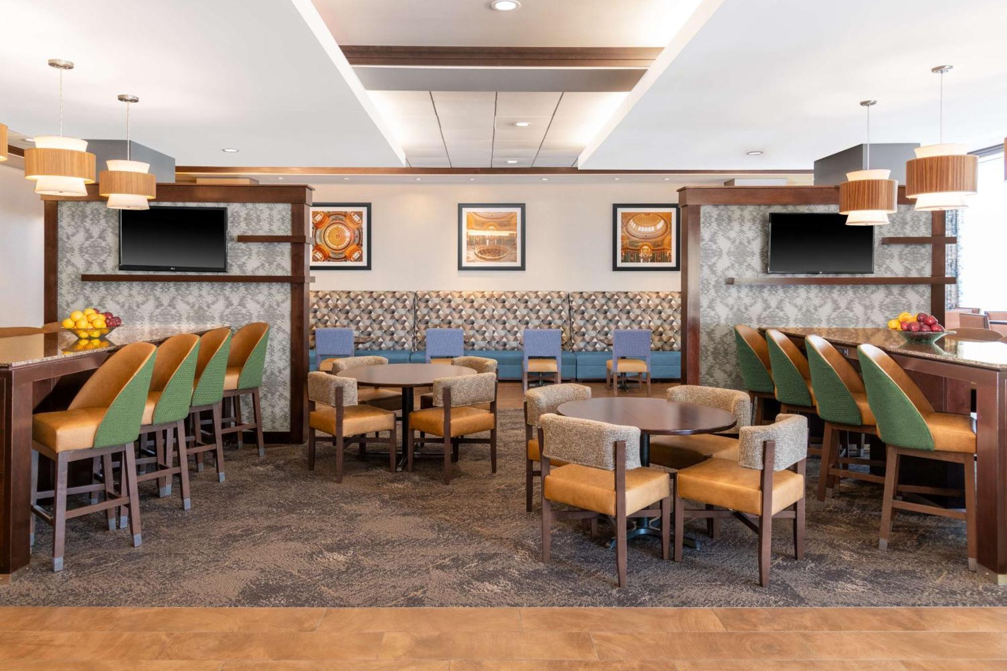 Hampton Inn & Suites Madison Downtown Екстер'єр фото