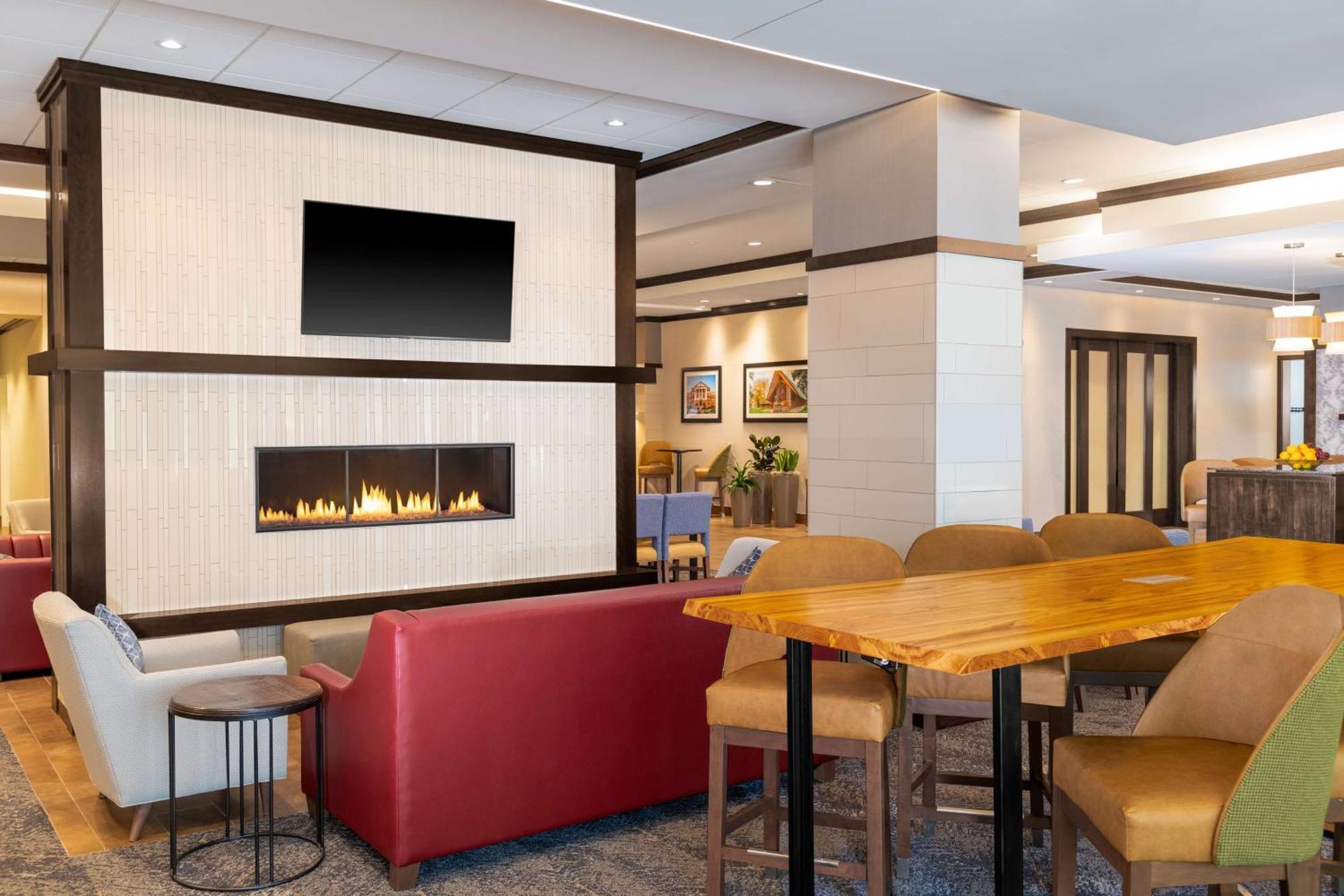 Hampton Inn & Suites Madison Downtown Екстер'єр фото