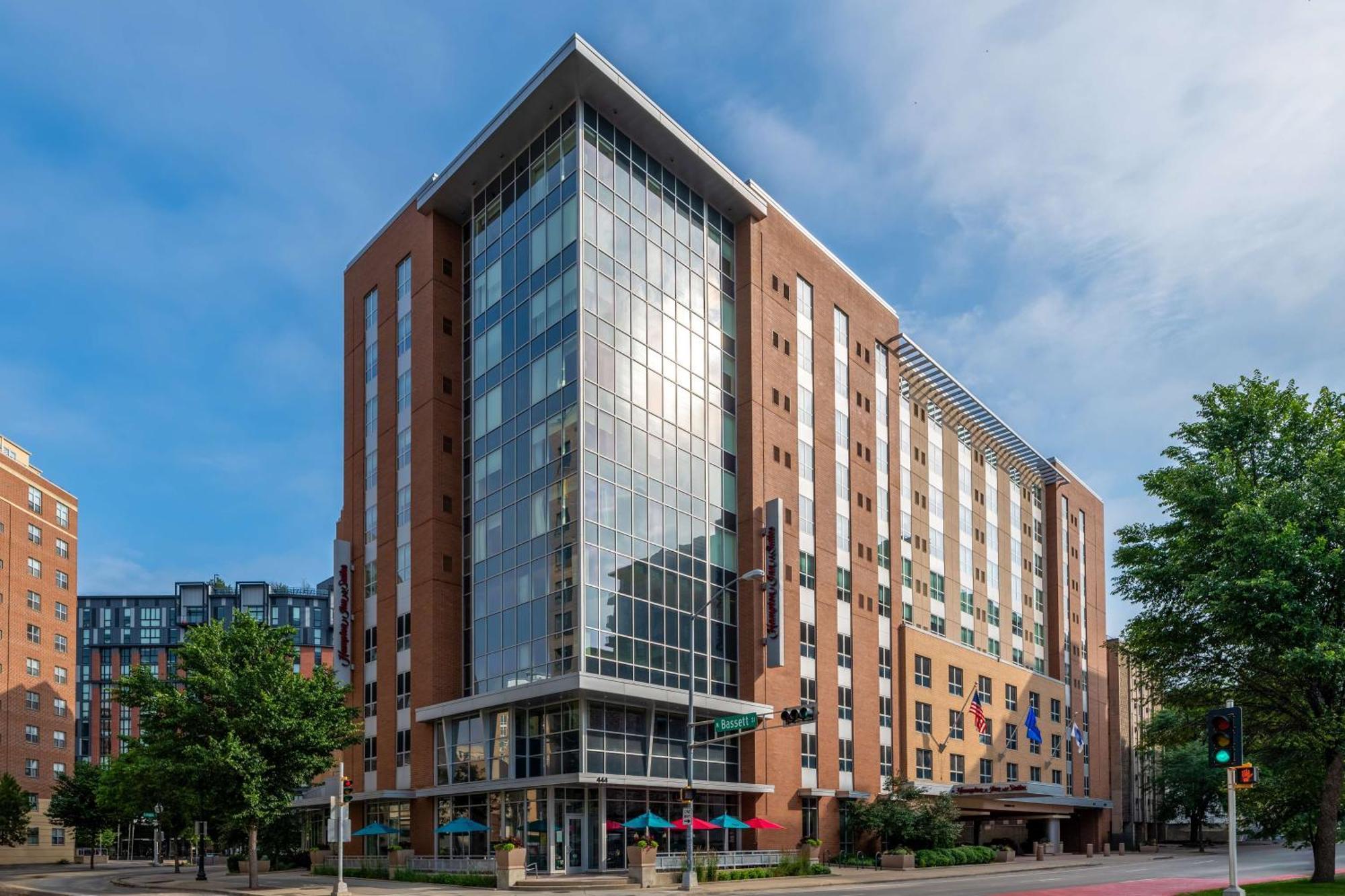 Hampton Inn & Suites Madison Downtown Екстер'єр фото